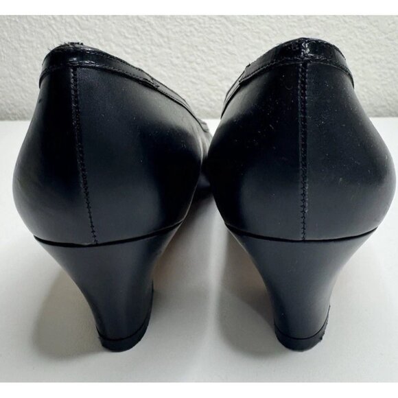 Salvatore Ferragamo Women's Black Leather Pumps Size 7 B - Picture 5 of 16